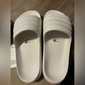BRAND NEW adidas adilette ayoon slides size 8